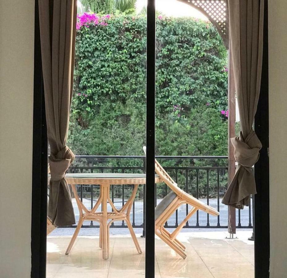 Royal Sunset Studios & Apartments Limassol Exterior foto